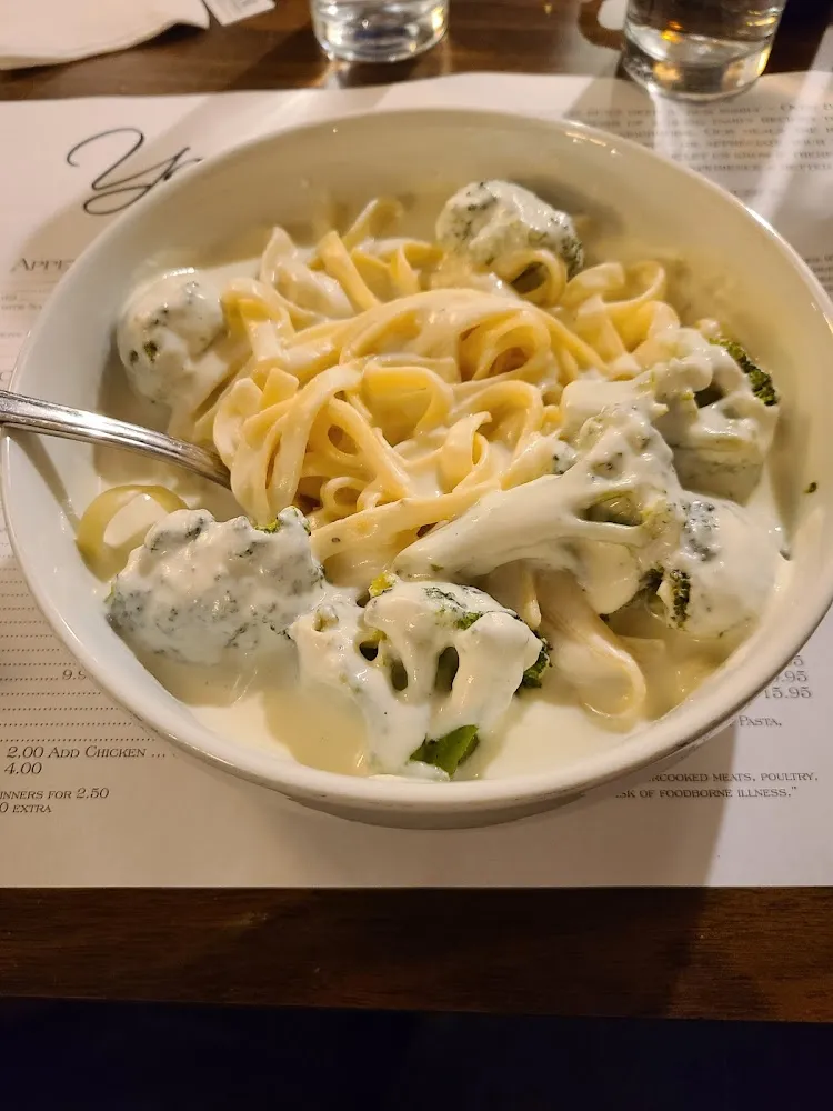 Fettuccine Alfredo with Broccoli